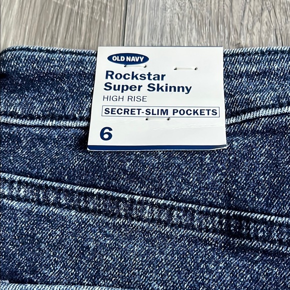 Old Navy Women's Blue Jeans New with Tags - Picture 5 of 7